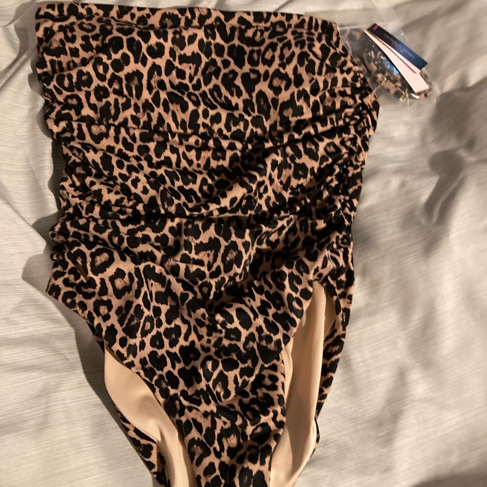 One piece Victorias Secret swimsuit size small